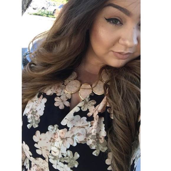 Meet your Posher, Angie - Picture 1 of 1